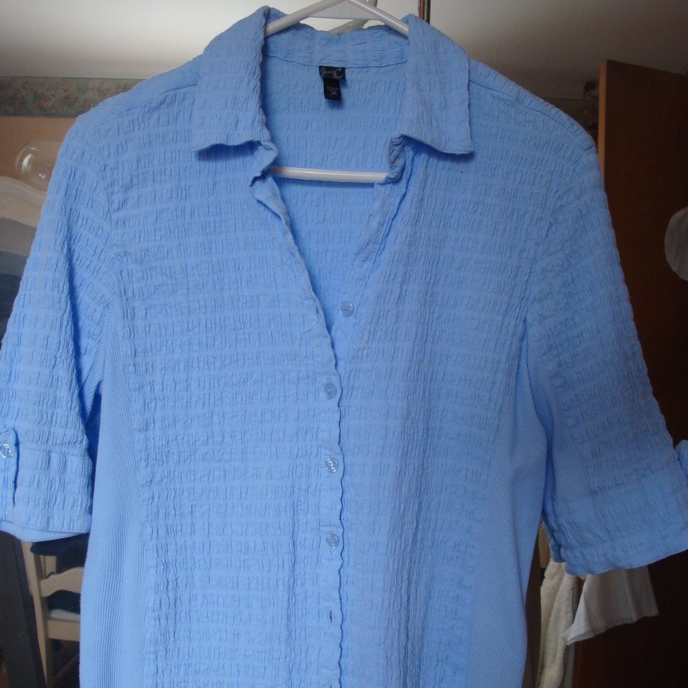 Woman's multi textured stretch shirt M